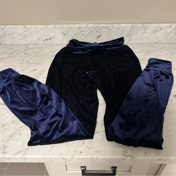 Laina Rauma Leisure Suit - Picture 4 of 6